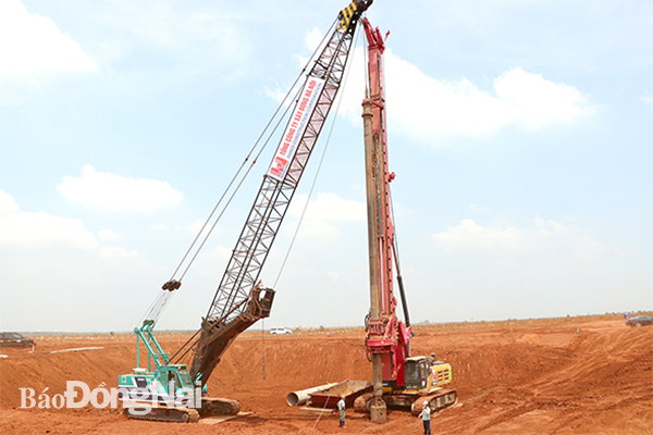 212 Thi công đóng cọc hạng mục nhà ga hành khách sân bay Long Thành giai đoạn 1