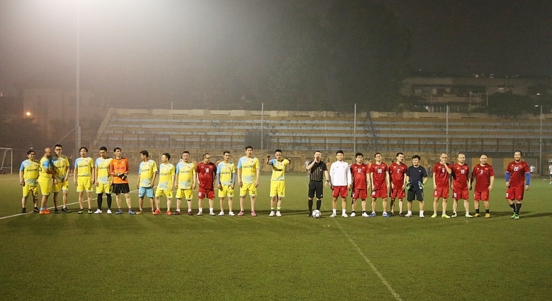 cuc-quan-ly-nha-va-thi-truong-bds-giao-huu-bong-da-voi-tong-cong-ty-xay-dung-ha-noi-ctcp_11