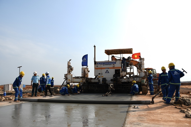 Đưa đường băng sân bay Long Thành về đích trước 30-4-2025- Ảnh 3. Đưa đường băng sân bay Long Thành về đích trước 30-4-2025- Ảnh 3.