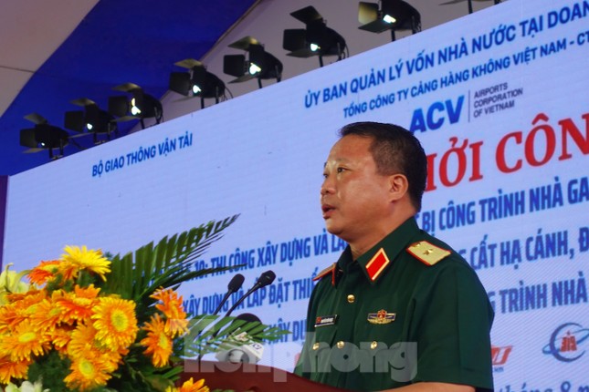 tp-thieu-tuong-nguyen-huu-long-5560 Khởi công gói thầu hơn 9.000 tỷ dự án nhà ga T3 sân bay Tân Sơn Nhất ảnh 4