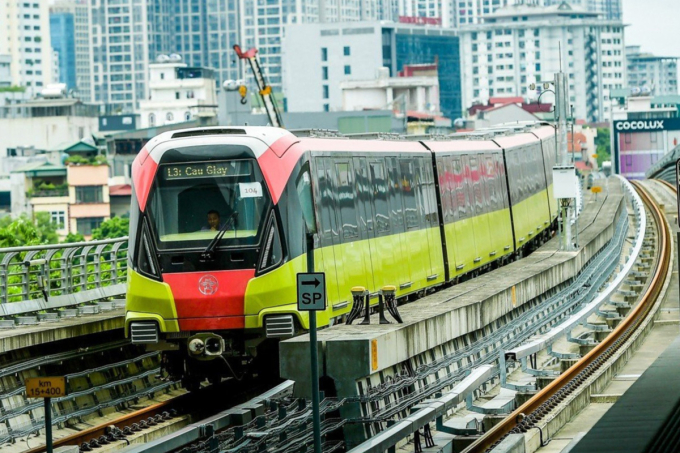 va-n-ha-nh-thu-8155-1710242867-1 Tàu tuyến metro Nhổn - ga Hà Nội chạy thử đoạn trên cao ngày 12/3. Ảnh MRB cung cấp