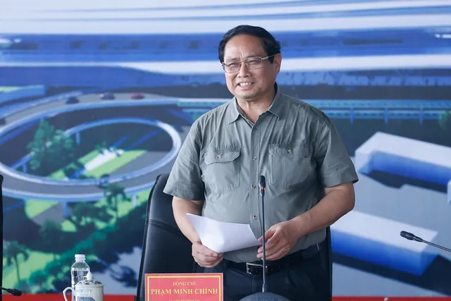 Thủ tướng kiểm tra, đốc thúc hoàn thành nhà ga T3 Tân Sơn Nhất vào 30/4/2025 - Ảnh 1. Thủ tướng kiểm tra, đốc thúc hoàn thành nhà ga T3 Tân Sơn Nhất vào 30/4/2025 - Ảnh 1.