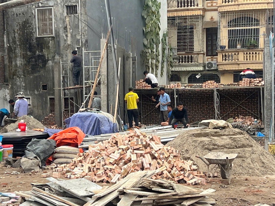 Hà Nội phấn đấu hoàn thành 100% chuyển đổi số toàn diện trong hoạt động xây dựng năm 2035- Ảnh 1.