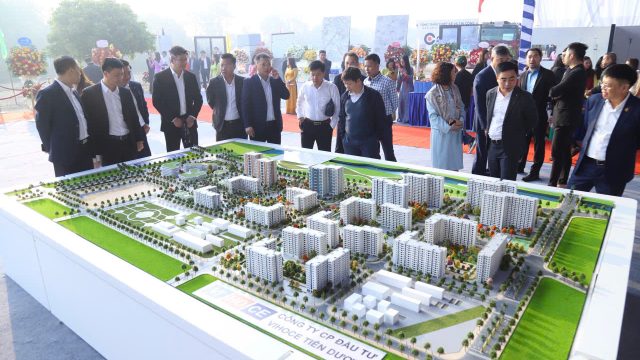 photo-1768472082016-1768472082903563311991